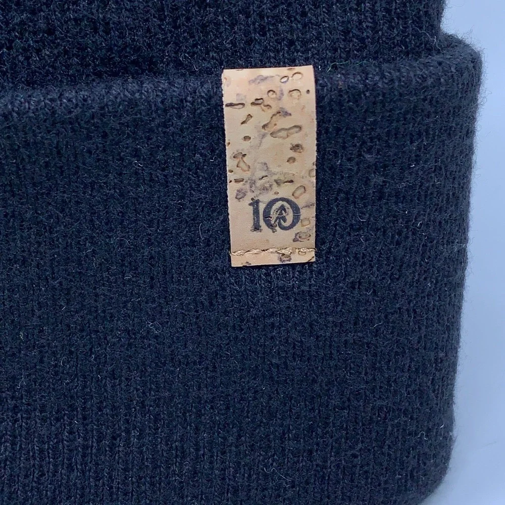 Tentree Adult One Size Black  100% Organic Cotton Knit Cuffed Beanie New *Flaw